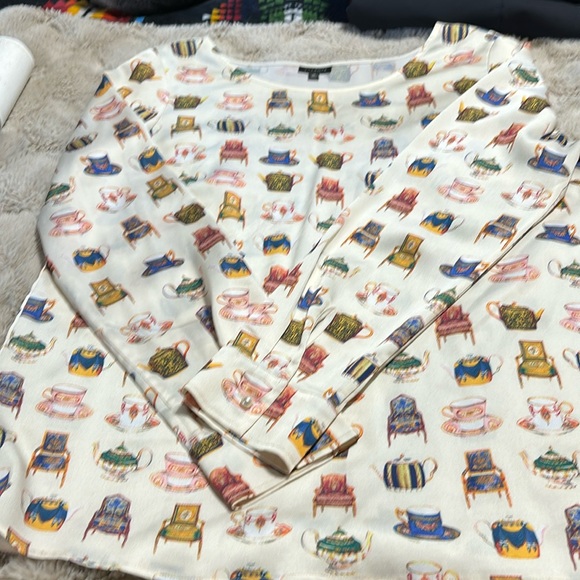 Ladies blouse - Picture 1 of 3